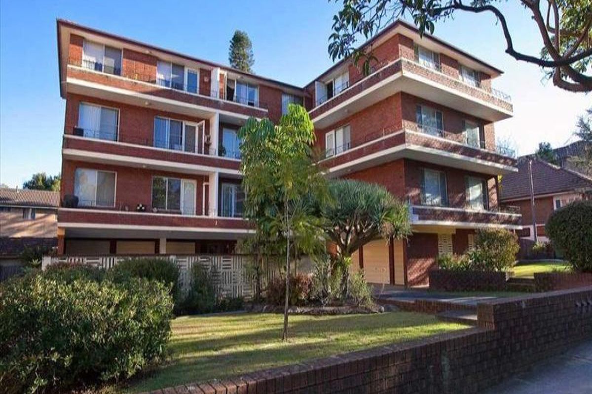 2 Exeter Road, Homebush West