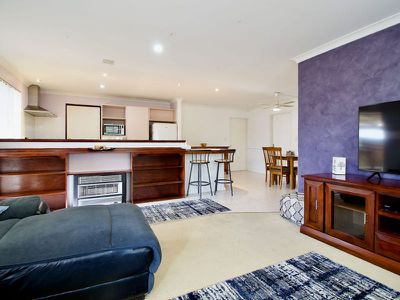 28 Round Hill Drive , Port Kennedy