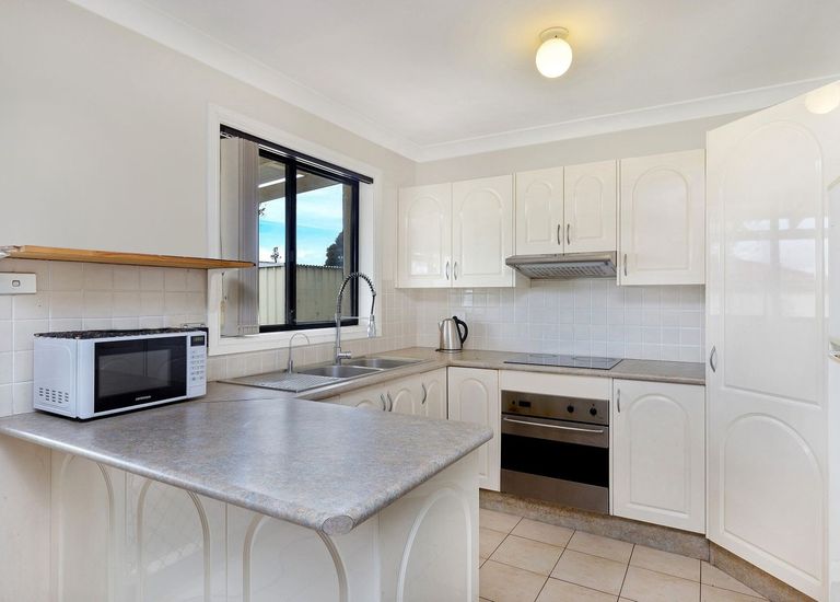 2 / 8 Stannum Close, Hinchinbrook