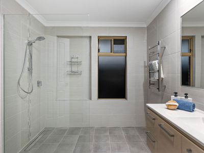 10 Turquoise Court, Forrestfield