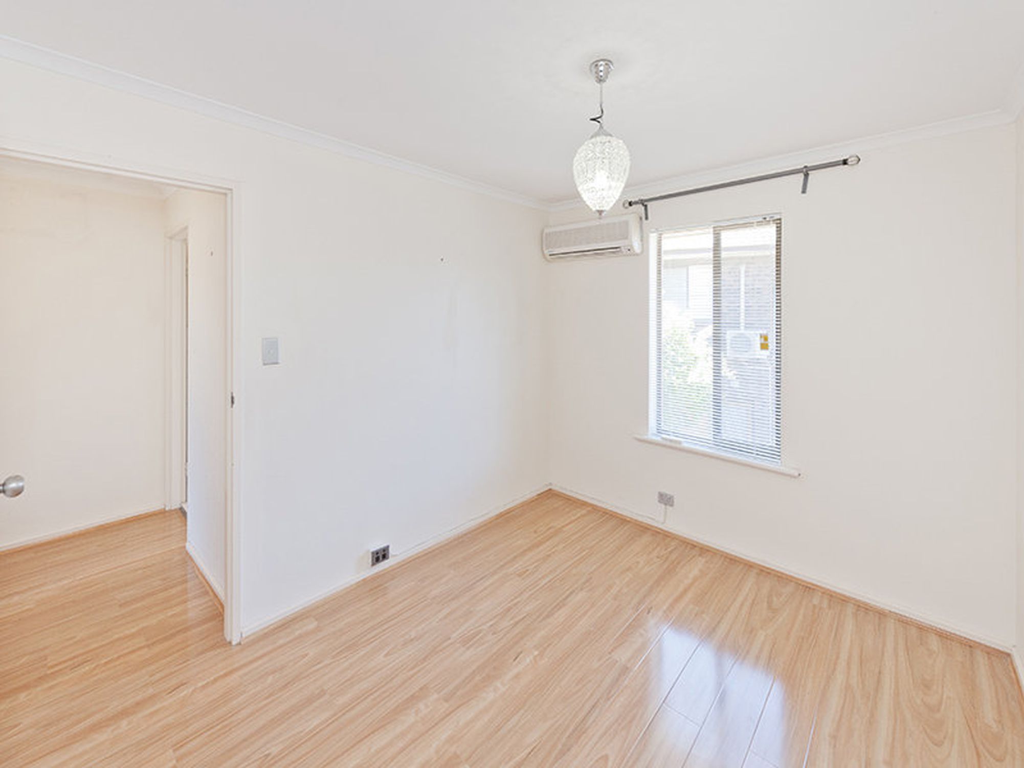 3 / 4 Chapel Street, Plympton