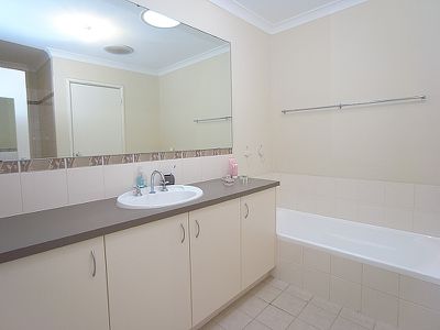 22 Harberton Parkway, Ellenbrook