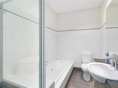 5 / 142-144 Barkly Street, Brunswick