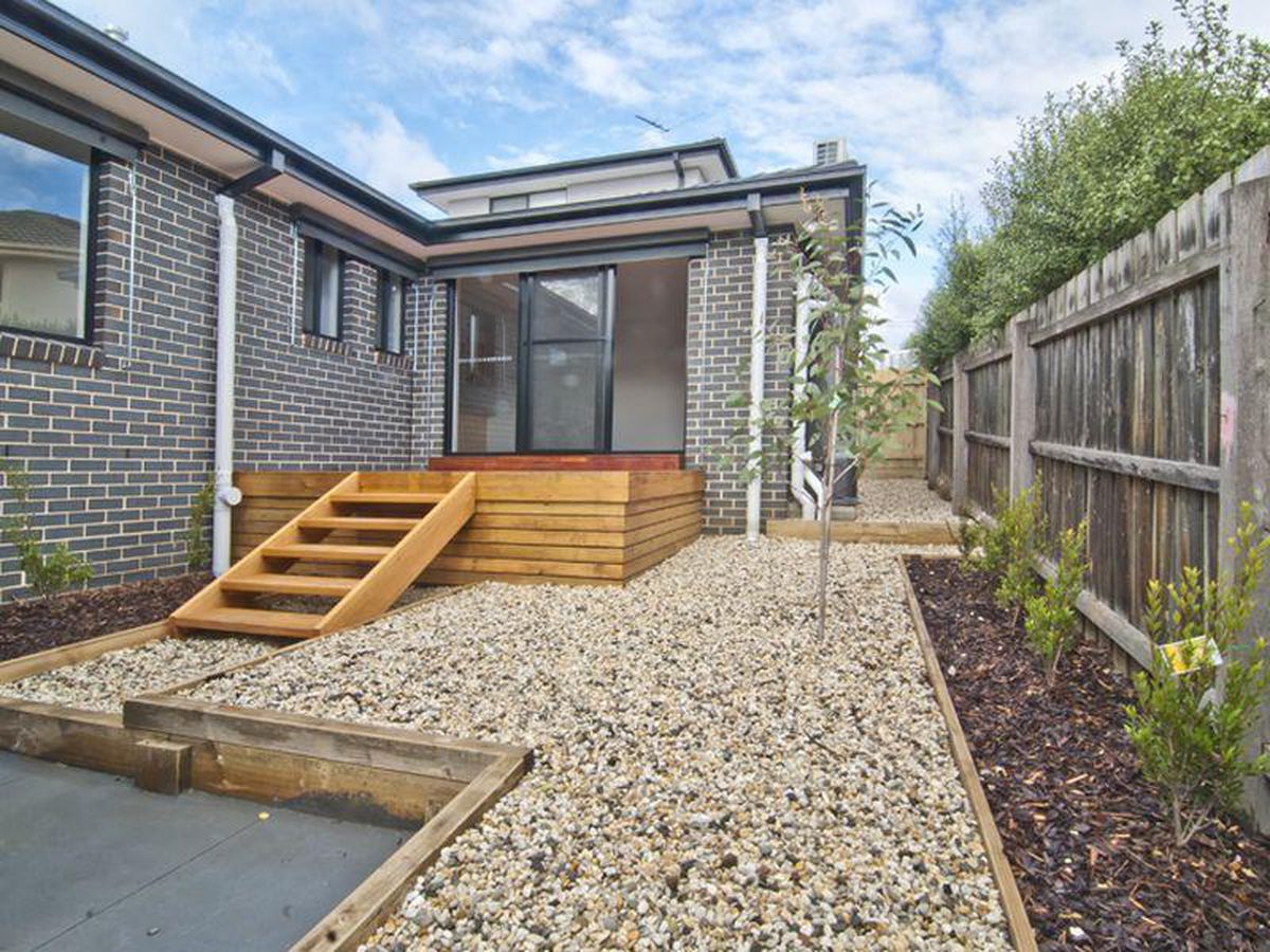 2 / 227 Outlook Drive, Dandenong North