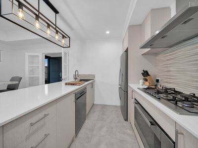 33A Stroughton Road, Westminster