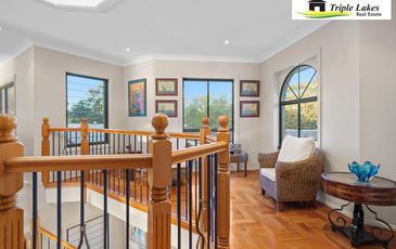 10 Omaru Place, Summerland Point