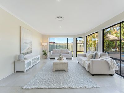 12 Sterling Way, Hamlyn Terrace