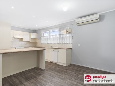 32 Burton Avenue, Moorebank