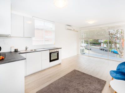 2 / 14 Grafton Crescent, Dee Why