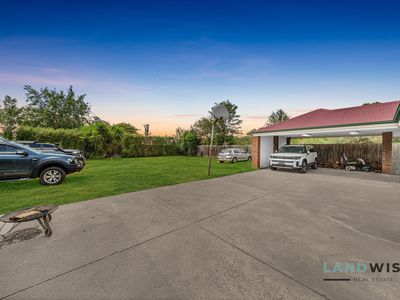 6 Thomas Avenue, Melton South