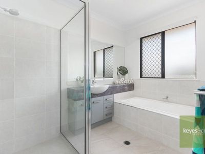 4 Truman Way, Mount Louisa