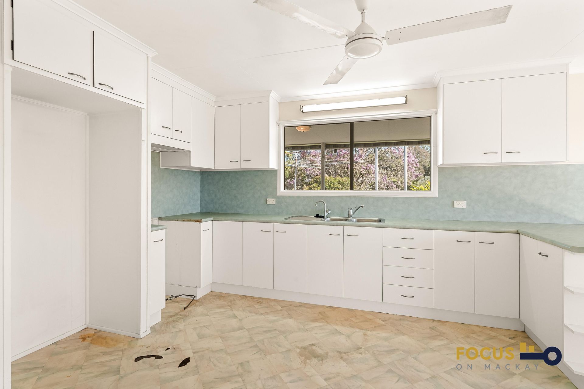 27 Barton Street, West Mackay