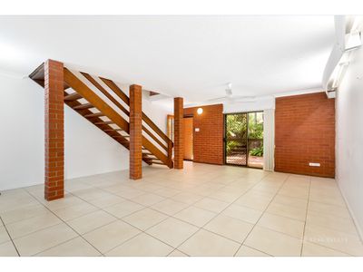 4 / 33 Scenic Highway, Cooee Bay