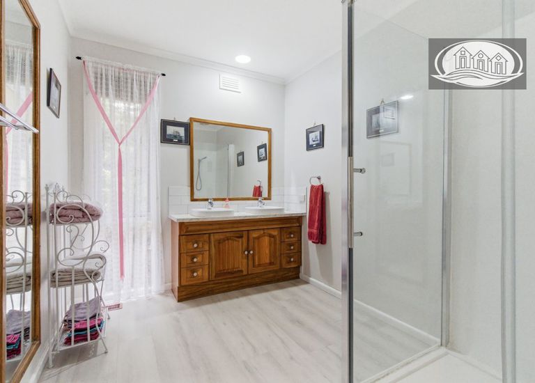 484 Bridgewater Road, Portland