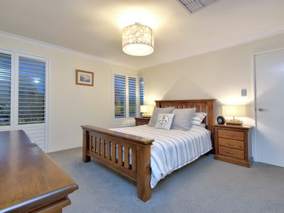 10 Fairy Parade, Alkimos