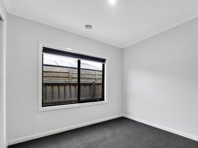 109 Holyoake Parade, Manor Lakes