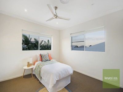 36 Lakeland Boulevard, Idalia