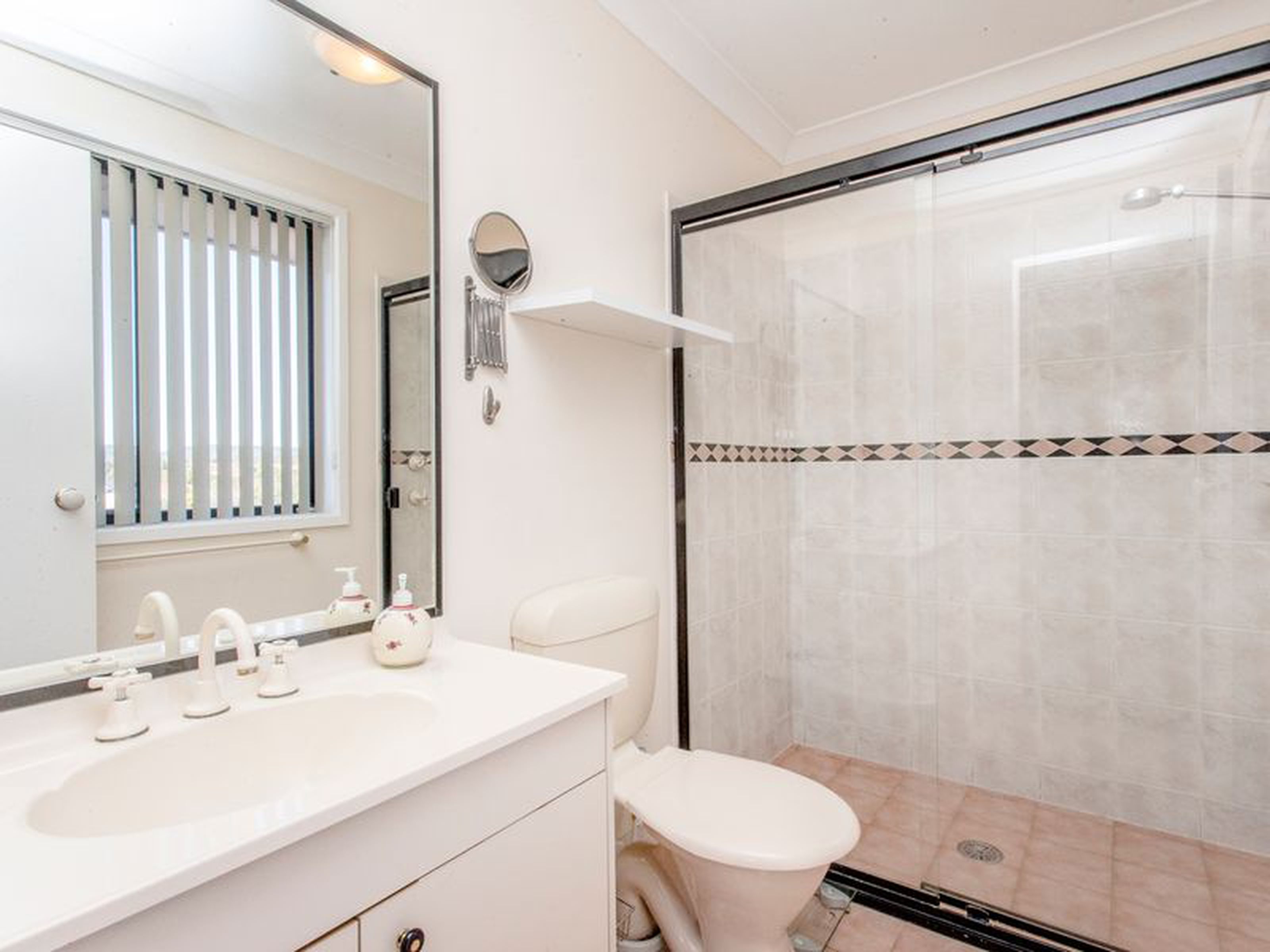 3 Bronte Way, GLENMORE PARK