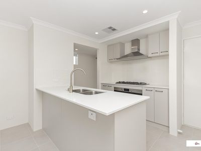 10 Strickland Parade, Eglinton