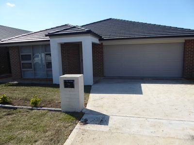 19 Tess Circuit, Oran Park