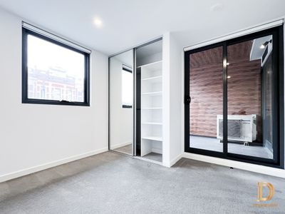 102 / 609 Burwood Road, Hawthorn