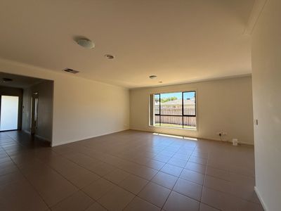 18 Hiddick Road, Point Cook