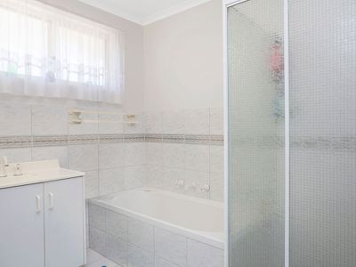 1 / 146 Raglan Avenue, South Plympton
