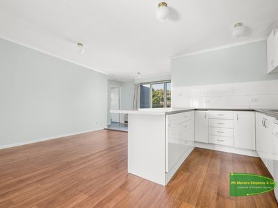 8 Moresby Way, West Bathurst