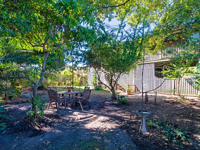 101 Limpus Street, Urangan