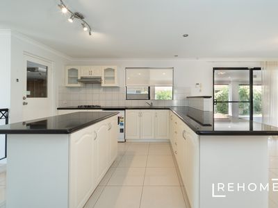 15 THURLOE WAY, Canning Vale