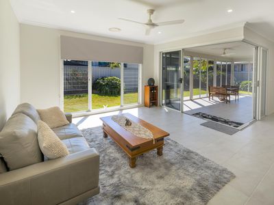 9 Flat Top Drive, Woolgoolga