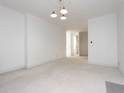2 / 19 Kitchener Avenue, Victoria Park