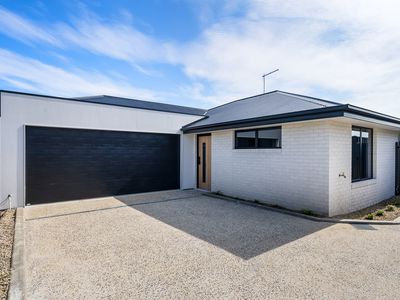 2 / 16 Connemara Close, Legana