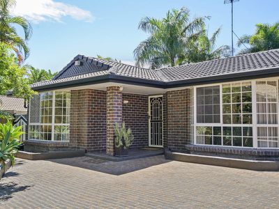 27 Captain Cook Close, Arundel