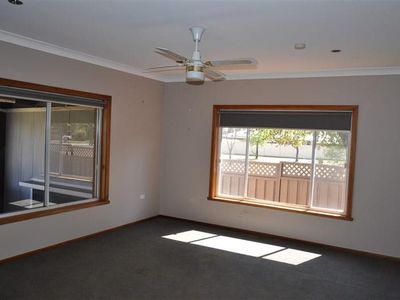 2 Clematis Street, Forbes