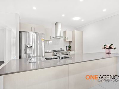 16 Farmgate Crescent, Calderwood