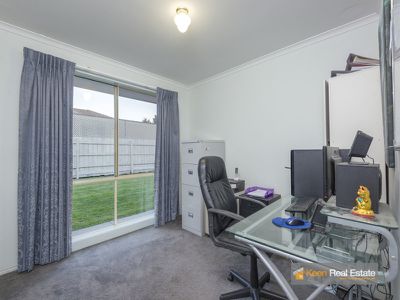 1 Strabane Way, Hampton Park