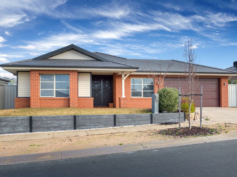 8 GILLMAN TERRACE, Wodonga