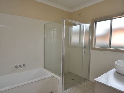 20 Lovett Avenue, Dubbo