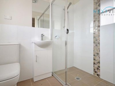 9 / 141 Lake Road, Elermore Vale