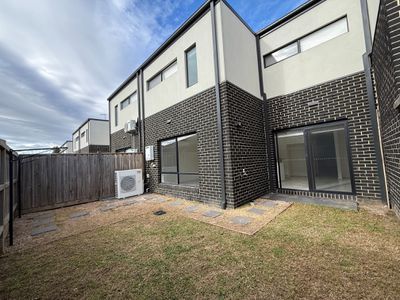 33 Brentham Crescent, Werribee