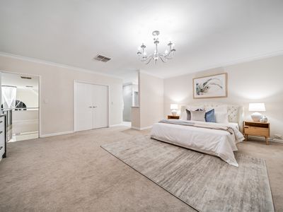 4 Levien Place, Winthrop