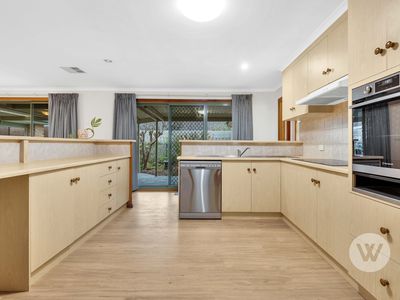 6 Timothy Court, Mitchell Park