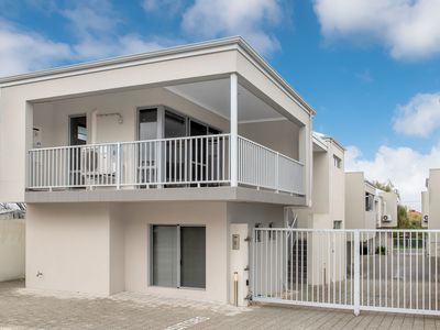 9/4 Waterloo Street, Joondanna