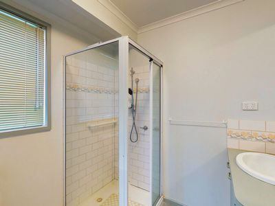 15 Lauren Court, Kangaroo Flat