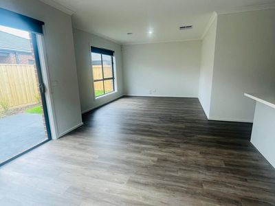73 Imatra Loop, Tarneit