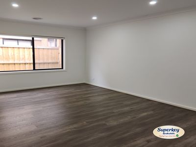 35 Surround Drive, Mambourin