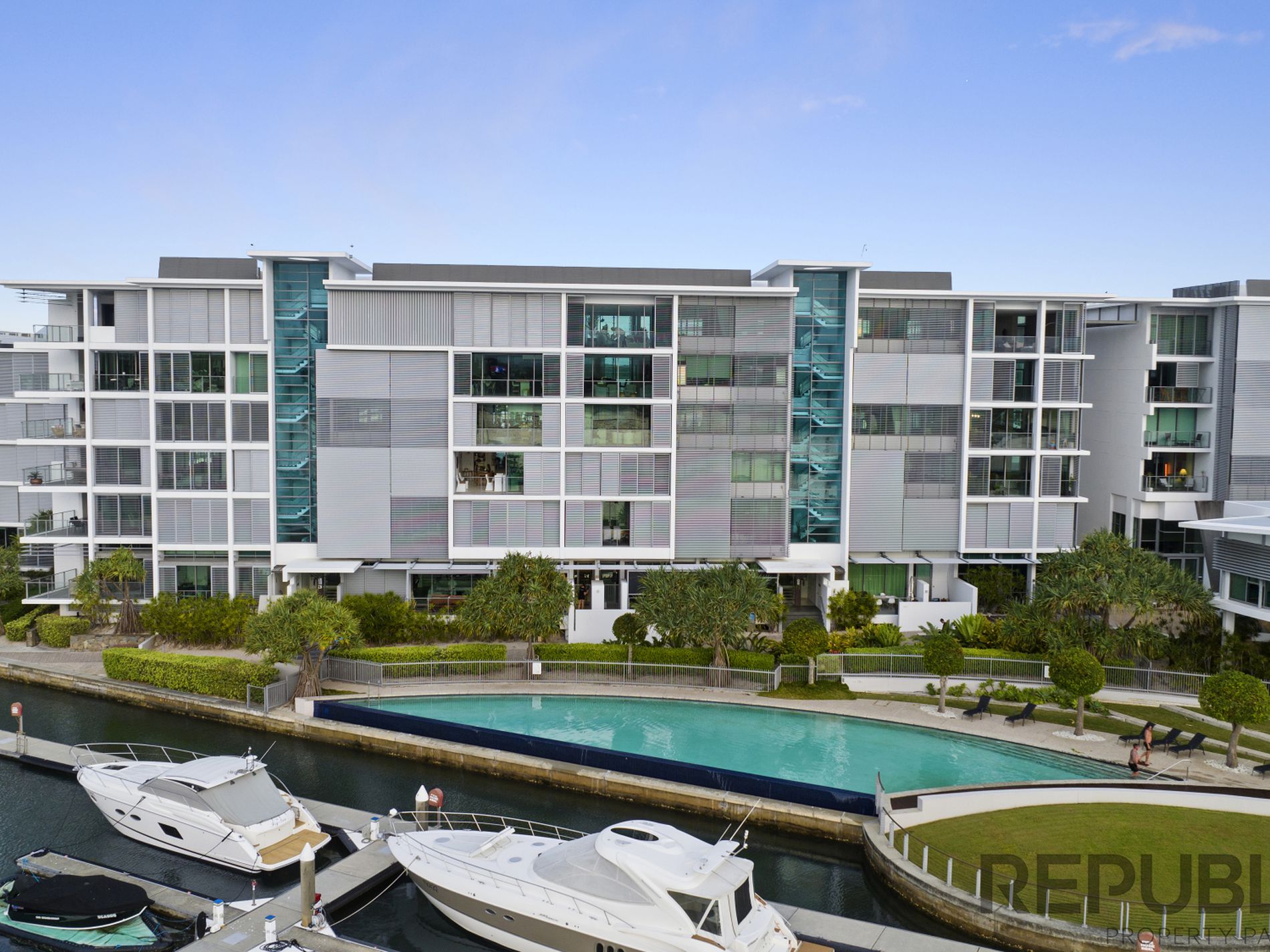 2205 / 2 Ephraim Island Parade, Paradise Point
