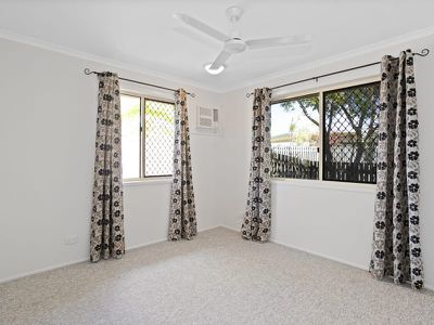 4 / 3 Ribbon Court, Glenella