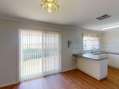 16A Grevillea Close, Dubbo